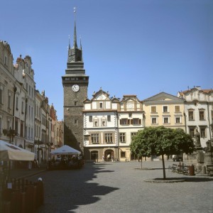 Pernštýnské náměstí se Zelenou bránou v Pardubicích